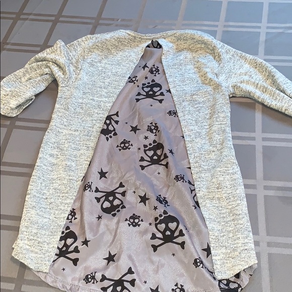 Top - Picture 2 of 2